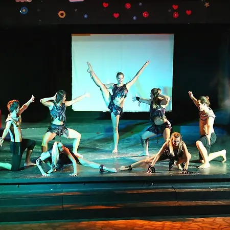 Pine Glamping Homes Feriepark