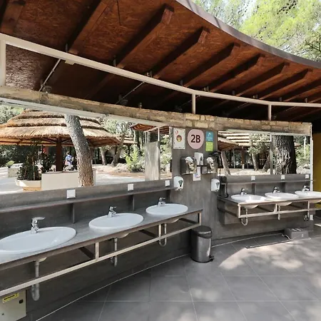 Parque de vacaciones Pine Glamping Homes *