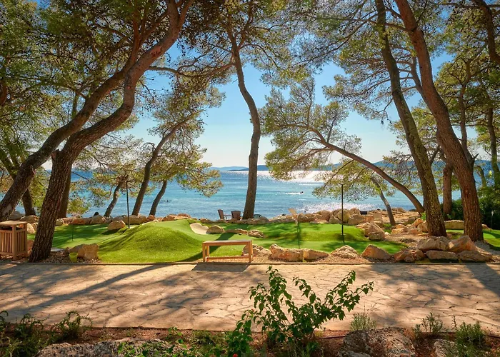 Kompleks wypoczynkowy Pine Beach Mobile Homes All Inclusive *