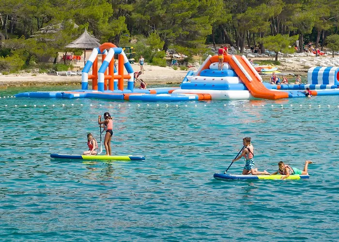Kompleks wypoczynkowy Pine Beach Mobile Homes All Inclusive Pakoštane