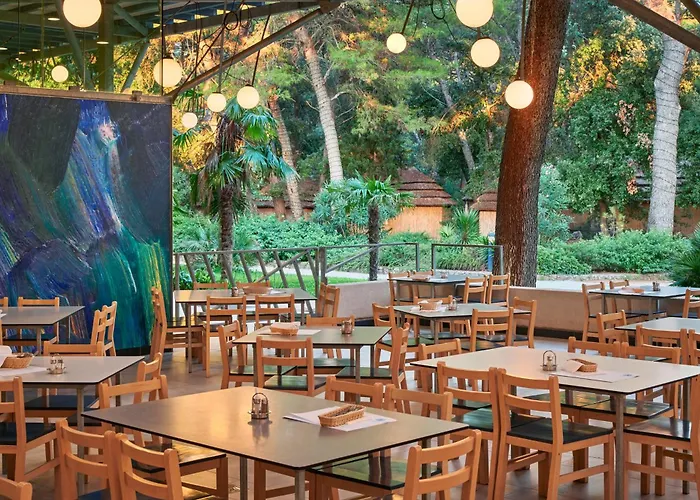 Pine Glamping Homes *