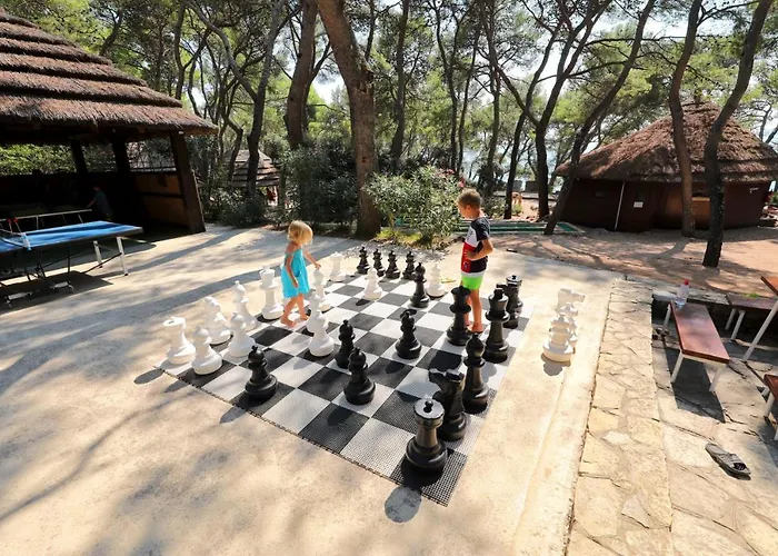 Kompleks wypoczynkowy Pine Glamping Homes Pakoštane