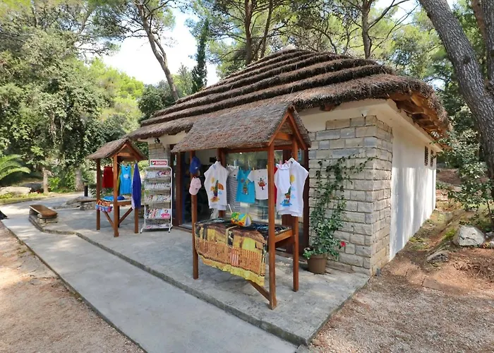 Pine Beach Mobile Homes All Inclusive Kompleks wypoczynkowy Pakoštane