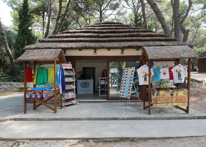 Pine Glamping Homes *