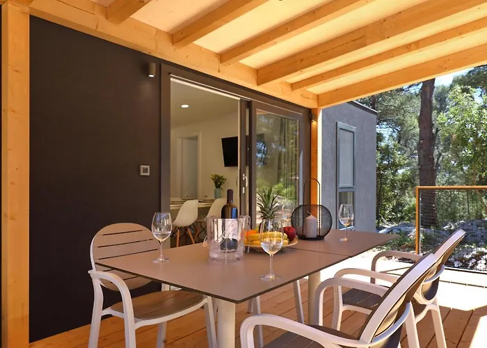 Kompleks wypoczynkowy Pine Beach Mobile Homes All Inclusive Pakoštane