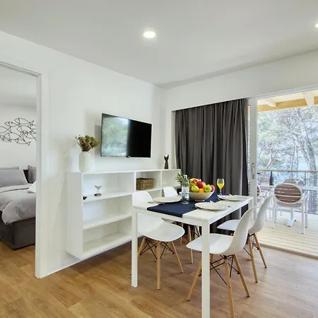 منتزه العطل Pine Glamping Homes