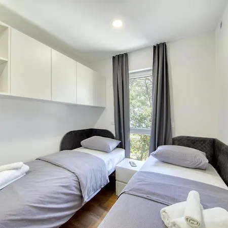 Pine Glamping Homes *