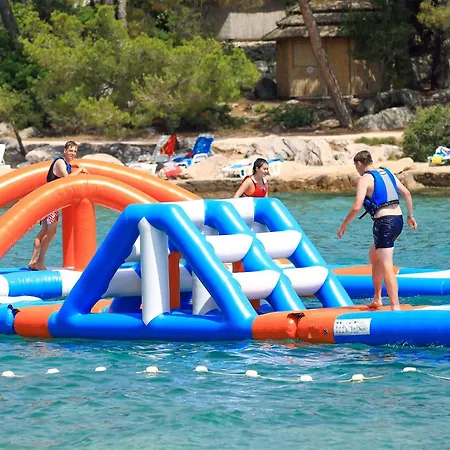 Prázdninový areál Pine Glamping Homes