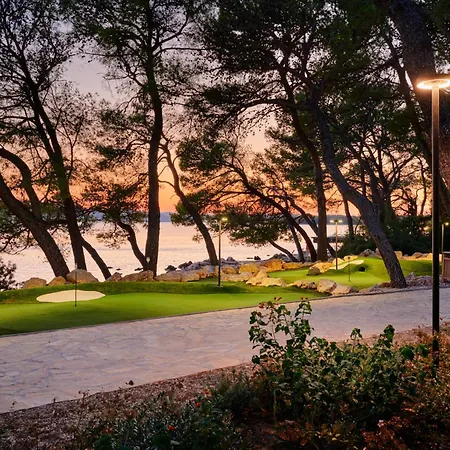 Pine Glamping Homes Park za odmor Pakostane