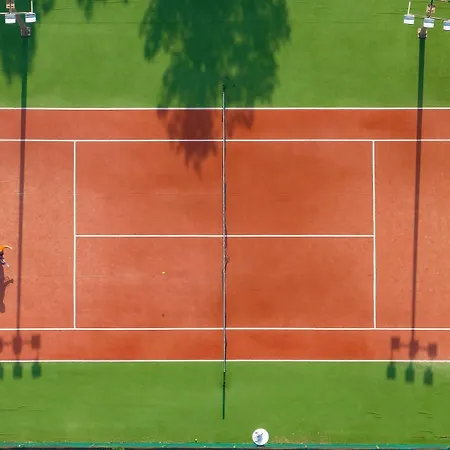 Pine Glamping Homes باكوشتاني