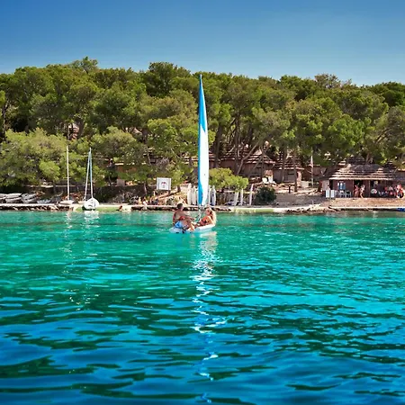 Pine Glamping Homes منتزه العطل