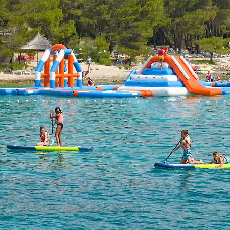 Parque de vacaciones Pine Beach Pakostane Mobile Homes Pakoštane