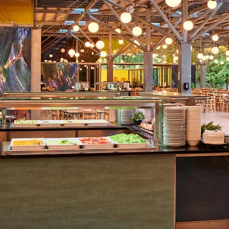 Pine Glamping Homes باكوشتاني