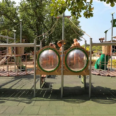 Pine Glamping Homes *