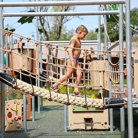 Pine Glamping Homes Park za odmor *