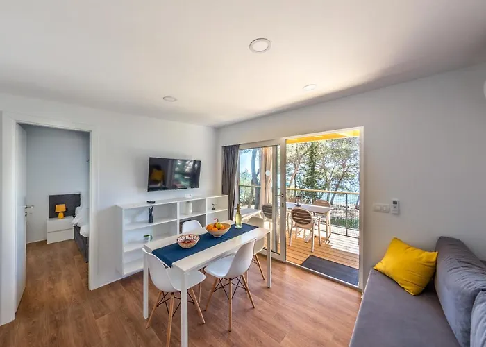 Kompleks wypoczynkowy Pine Beach Mobile Homes All Inclusive Pakoštane