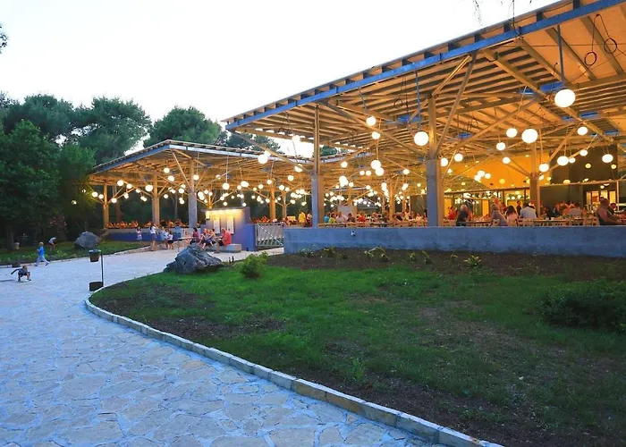 Pine Glamping Homes Parque de vacaciones *