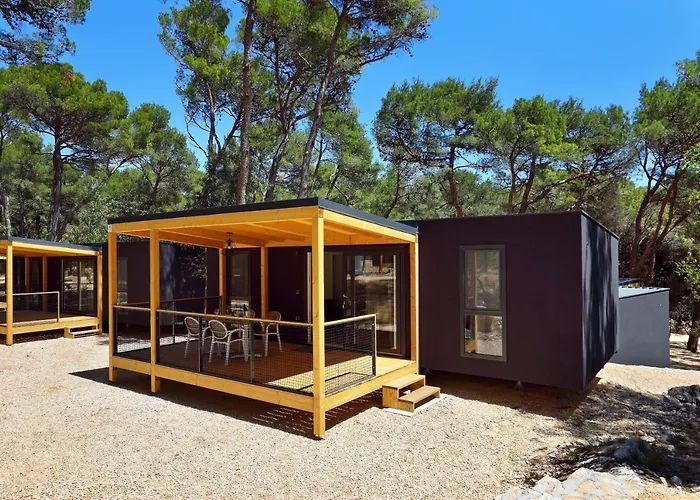 Pine Beach Pakostane Mobile Homes 홀리데이파크 *